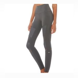 ALO  Yoga MOTO leggings  size XS